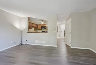 407 Rachel Ln in Avon Lake, OH - Building Photo - Building Photo