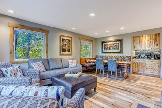 1221 Commercial St in Leavenworth, WA - Building Photo - Building Photo