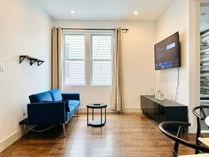Furnished room/NOT APARTMENT in Queens, NY - Building Photo - Building Photo