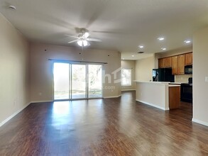 3017 Gem Luster Ct in Valrico, FL - Building Photo - Building Photo