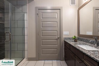 6107 E Riverside Dr, Unit 439 in Austin, TX - Building Photo - Building Photo