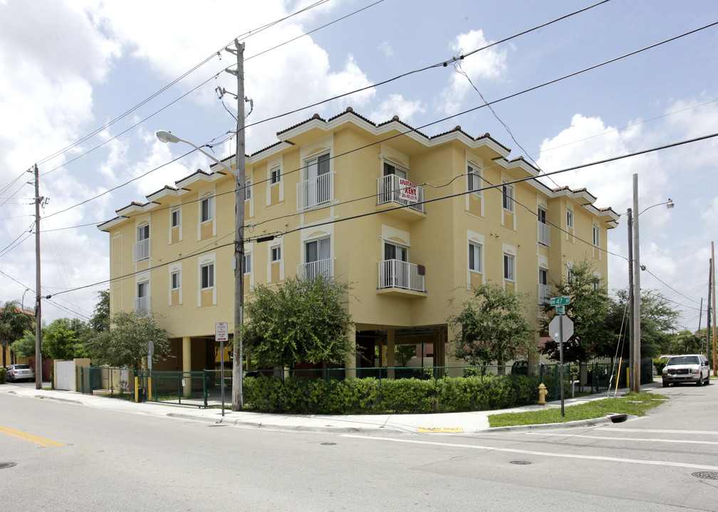 26 NW 47th Ave in Miami, FL - Foto de edificio