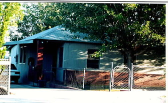 921-921 1/2 Nancy St. Apartments