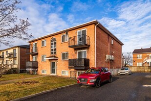 9285 Maurice-Duplessis Boul in Montréal, QC - Building Photo