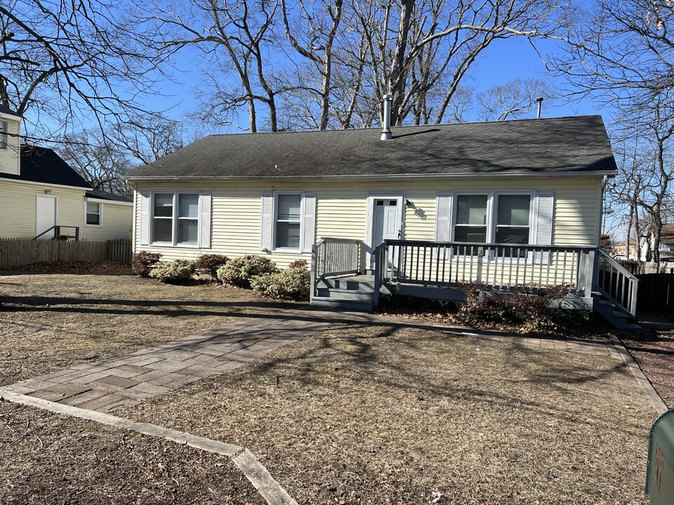 201 Buffalo Ave in Somers Point, NJ - Building Photo