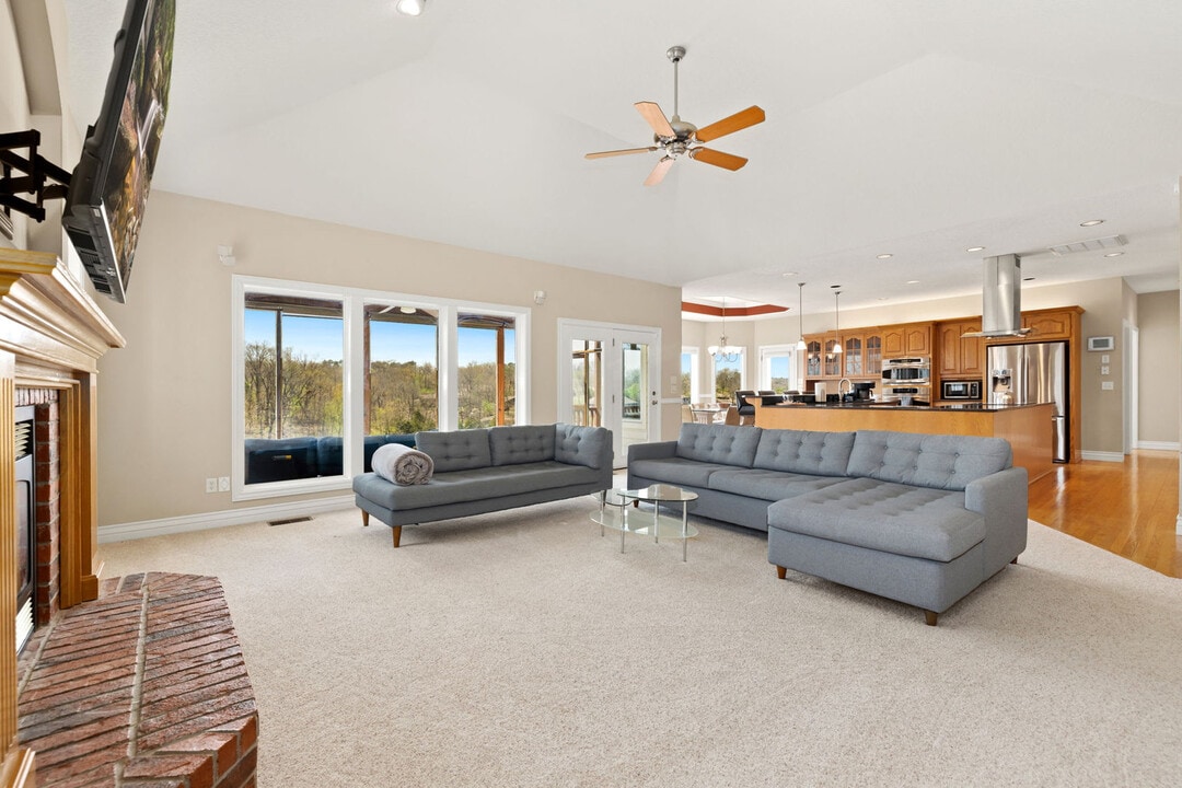 32 Cheviot Ln in Bella Vista, AR - Foto de edificio