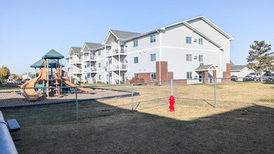 Osgood Townsite Apartments in Fargo, ND - Foto de edificio - Building Photo