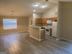 77 Clark St in Newnan, GA - Building Photo - Building Photo