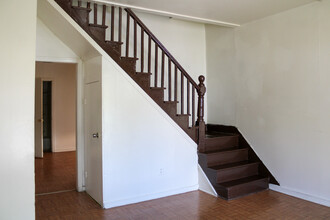 708 Mount Airy St in Petersburg, VA - Foto de edificio - Building Photo