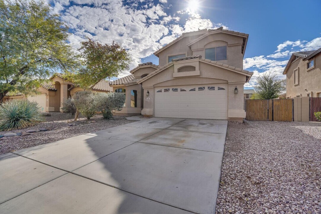 101 W Hereford Dr in Queen Creek, AZ - Building Photo