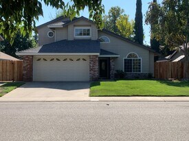 5828 Laguna Vale Way in Elk Grove, CA - Building Photo
