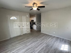 Room in Duplex on Beck St in Greensboro, NC - Building Photo - Building Photo