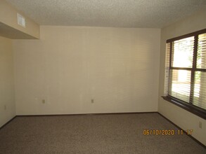 2809 46th St, Unit 2809 NW 46th Street Apt B in Lawton, OK - Building Photo - Building Photo