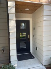 18242 73rd Ave NE in Kenmore, WA - Building Photo - Building Photo