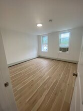 113 Orleans St, Unit 3 in Boston, MA - Building Photo - Building Photo