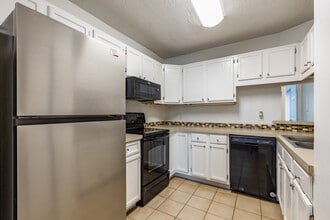 Timberland Apartments in Ocala, FL - Building Photo - Interior Photo