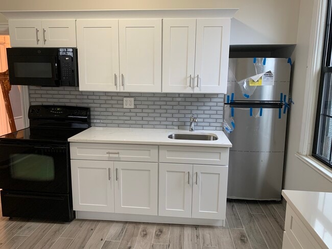 393 Van Duzer St, Unit 1 in Staten Island, NY - Building Photo - Building Photo