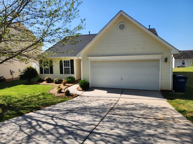 2126 Tara's Trace Dr in Statesville, NC - Building Photo - Building Photo