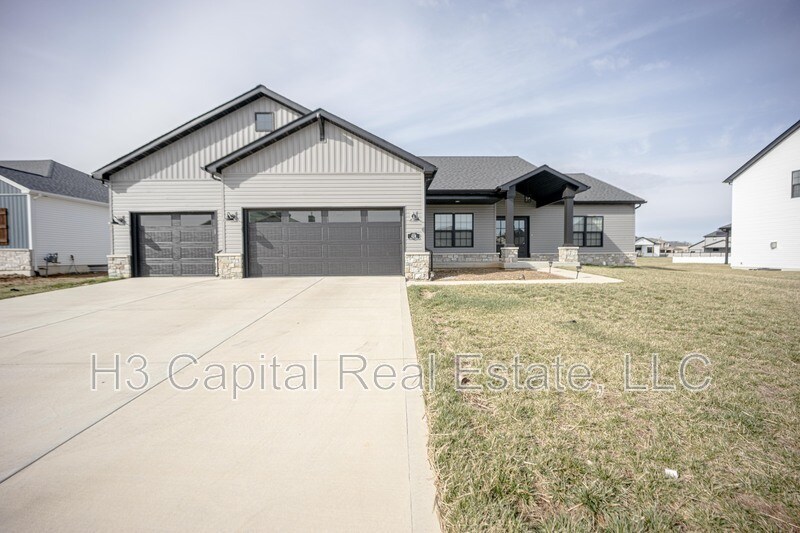 428 Alder Ridge Dr in O'Fallon, IL - Building Photo