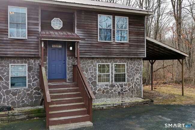 81 Middletown Ave in East Hampton, CT - Building Photo - Building Photo