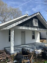 301 N Davis Ave in Newton, NC - Building Photo