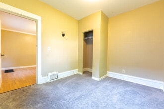 3511 Snelling Ave in Minneapolis, MN - Foto de edificio - Building Photo