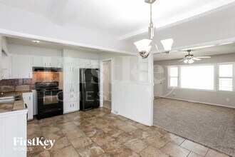 8813 Blue Ridge Blvd in Kansas City, MO - Foto de edificio - Building Photo