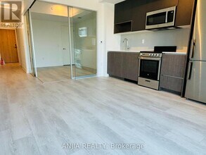 801 The Queensway in Toronto, ON - Building Photo - Building Photo