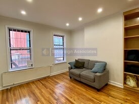 527 W 48th St in New York, NY - Building Photo
