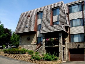 Xerxes Manor Apartments in Edina, MN - Foto de edificio - Building Photo