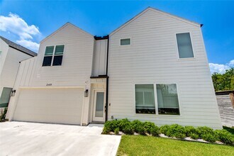 249 Julia St in Houston, TX - Building Photo - Building Photo