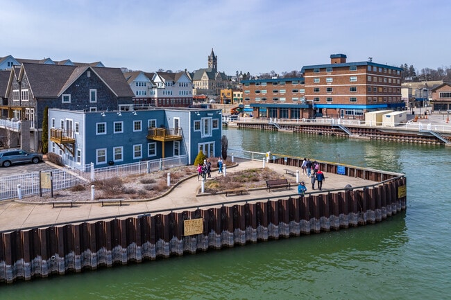 Apartments for rent in Port Washington, WI