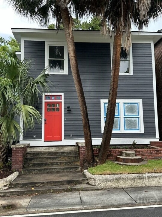 724 W Victory Dr in Savannah, GA - Foto de edificio