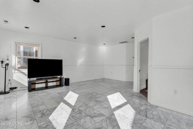 56 Highland Ave in Keansburg, NJ - Building Photo - Building Photo