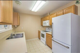 305 Cindy Dr in Fairbanks, AK - Building Photo - Building Photo