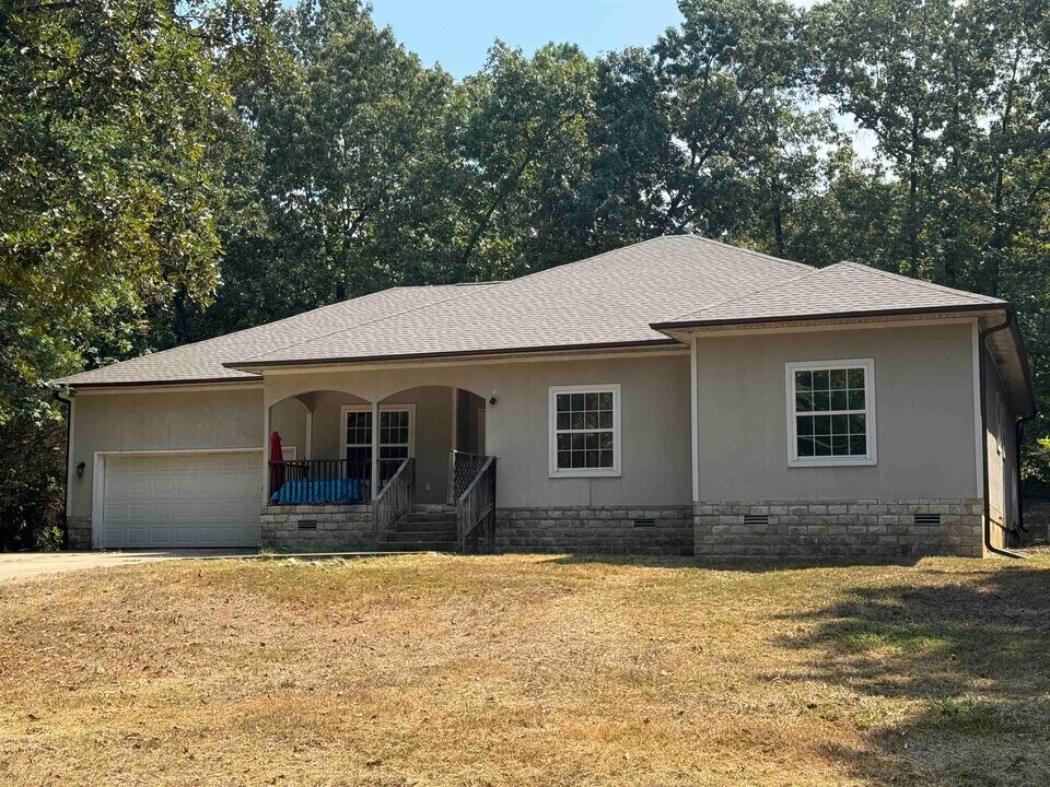 11 Immokalee Dr in Cherokee Village, AR - Building Photo