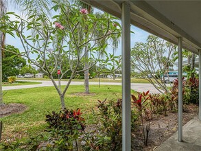 1590 4th Ave in Vero Beach, FL - Building Photo - Building Photo