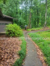 1050 Flamingo Dr in Austell, GA - Building Photo - Building Photo