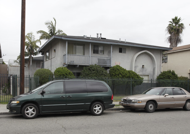 328 N Bush St in Anaheim, CA - Foto de edificio - Building Photo