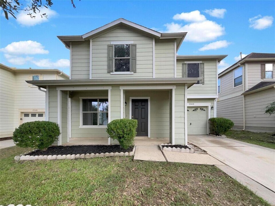 21614 Rain Leaf Ct in Humble, TX - Building Photo