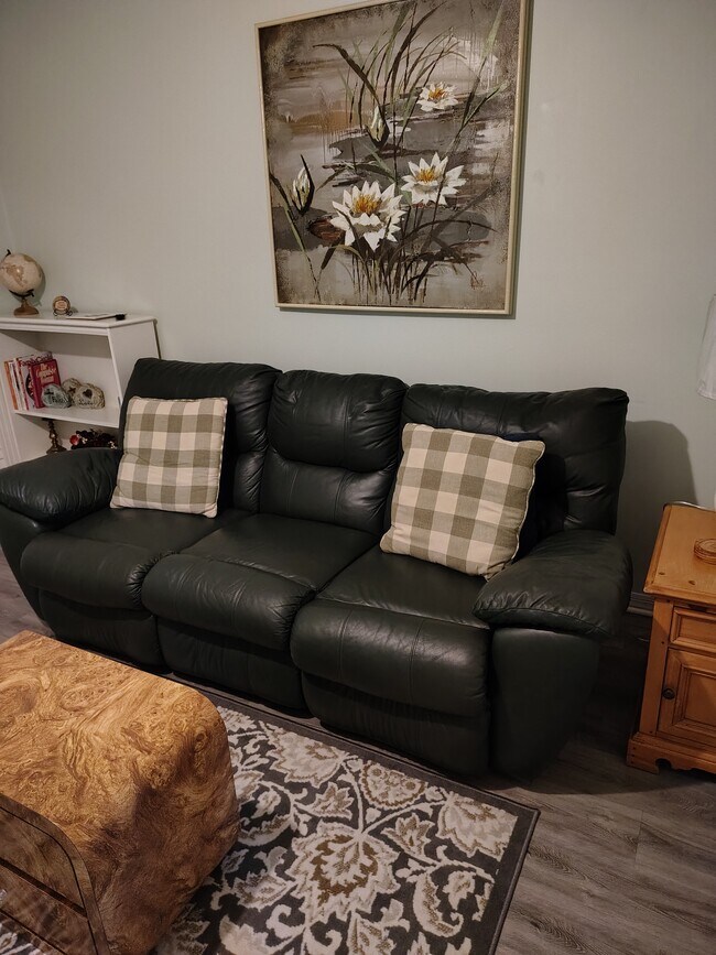 8001 Formby St, Unit 2 in Riverview, FL - Foto de edificio - Building Photo