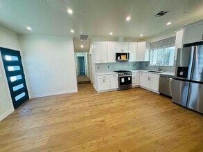 10913 Nestle Ave in Los Angeles, CA - Building Photo - Building Photo