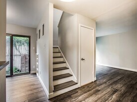 1300 Fairview St, Unit E in Houston, TX - Building Photo
