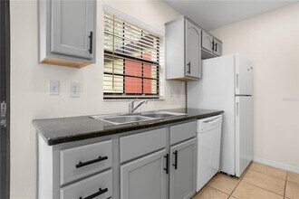 7337 Cedar Creek Ct in Winter Park, FL - Building Photo - Building Photo