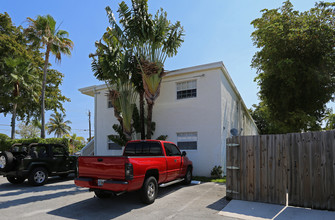 Wilton Place in Wilton Manors, FL - Building Photo - Building Photo