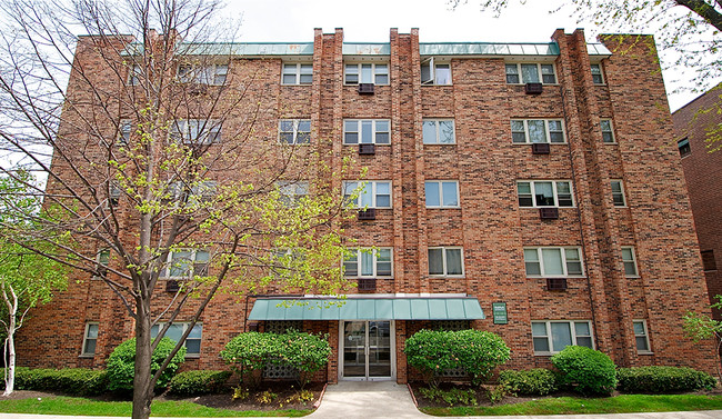 204 Marengo Ave. in Forest Park, IL - Foto de edificio - Building Photo