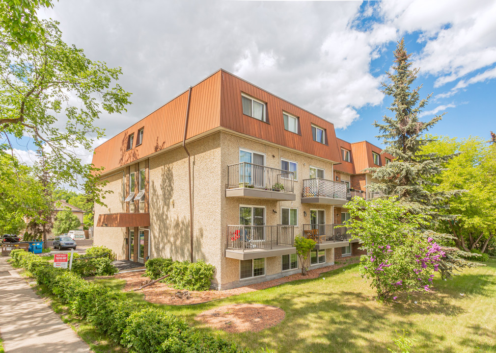 Tiffany Place in Edmonton, AB - Building Photo