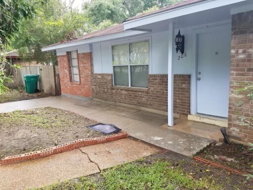 208 Laurie Ln in Willis, TX - Building Photo - Building Photo