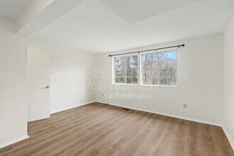 1664 Harvest Green Ct in Reston, VA - Building Photo - Building Photo