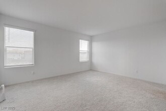 4603 Sapphire Crst Ave in Las Vegas, NV - Building Photo - Building Photo
